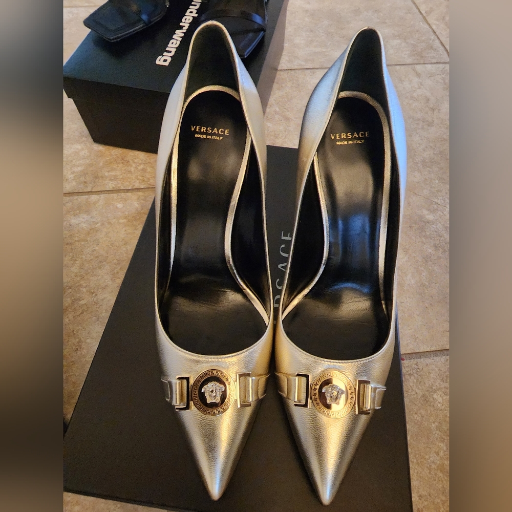 Versace Pumps